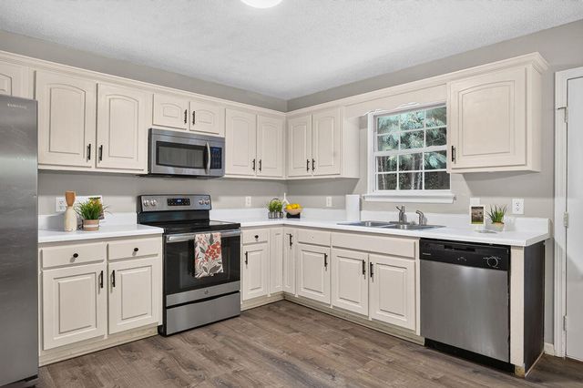 908 Clay Hill Drive, Soddy Daisy, TN 37379