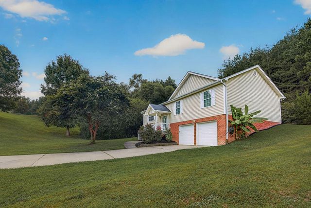 908 Clay Hill Drive, Soddy Daisy, TN 37379