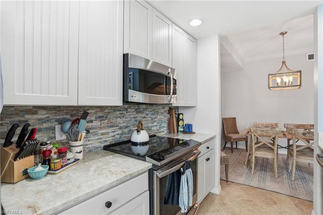 9715 Acqua CT # 113, Naples, FL 34113