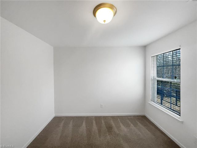 2102 Longburn Drive, Kernersville, NC 27284