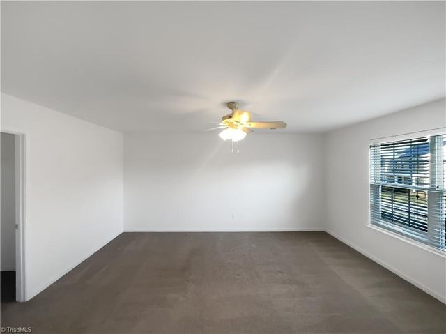 2102 Longburn Drive, Kernersville, NC 27284