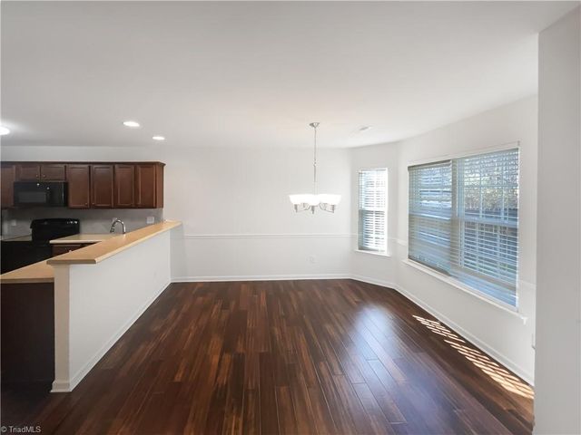 2102 Longburn Drive, Kernersville, NC 27284