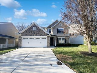 2102 Longburn Drive, Kernersville, NC 27284