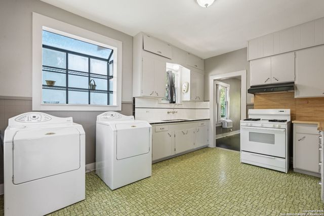 2022 Sacramento, San Antonio, TX 78201