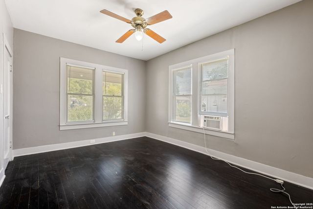 2022 Sacramento, San Antonio, TX 78201
