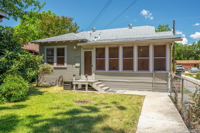2022 Sacramento, San Antonio, TX 78201