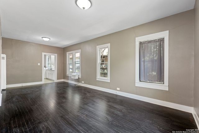 2022 Sacramento, San Antonio, TX 78201