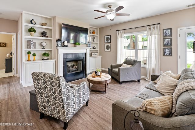 133 N Canterbury Glen Dr, Mt Washington, KY 40047