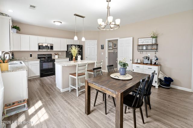 133 N Canterbury Glen Dr, Mt Washington, KY 40047
