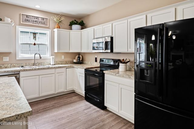 133 N Canterbury Glen Dr, Mt Washington, KY 40047
