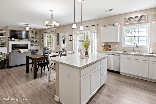 133 N Canterbury Glen Dr, Mt Washington, KY 40047