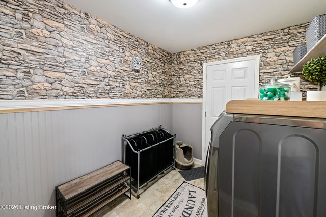 133 N Canterbury Glen Dr, Mt Washington, KY 40047