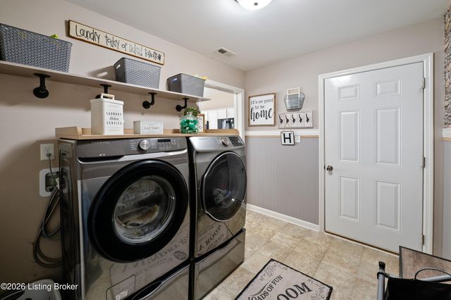 133 N Canterbury Glen Dr, Mt Washington, KY 40047