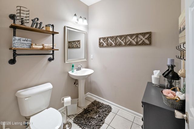 133 N Canterbury Glen Dr, Mt Washington, KY 40047