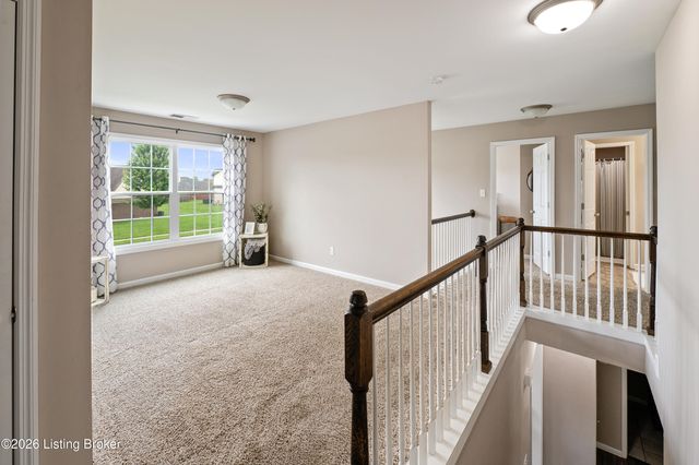 133 N Canterbury Glen Dr, Mt Washington, KY 40047