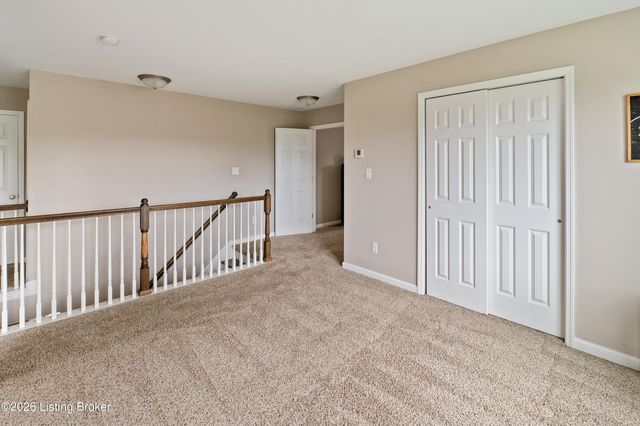 133 N Canterbury Glen Dr, Mt Washington, KY 40047