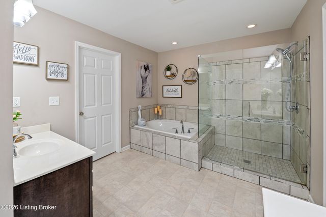 133 N Canterbury Glen Dr, Mt Washington, KY 40047