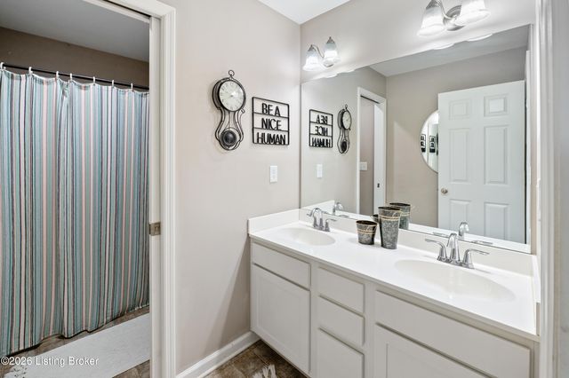 133 N Canterbury Glen Dr, Mt Washington, KY 40047