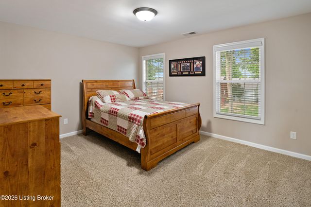 133 N Canterbury Glen Dr, Mt Washington, KY 40047