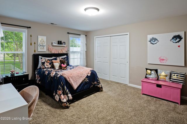 133 N Canterbury Glen Dr, Mt Washington, KY 40047