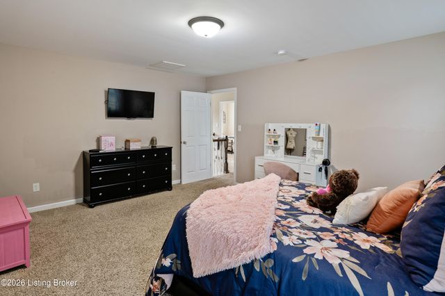 133 N Canterbury Glen Dr, Mt Washington, KY 40047