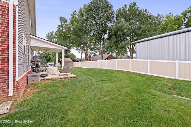 133 N Canterbury Glen Dr, Mt Washington, KY 40047