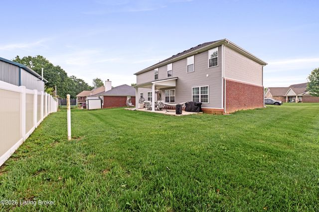 133 N Canterbury Glen Dr, Mt Washington, KY 40047