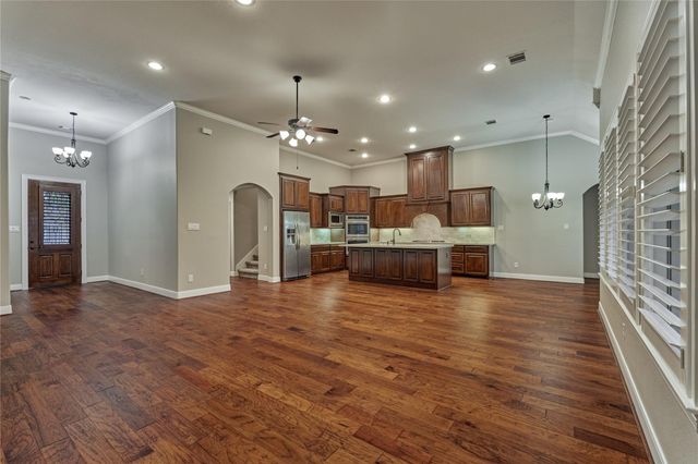 650 Edgewood Drive, Montgomery, TX 77356