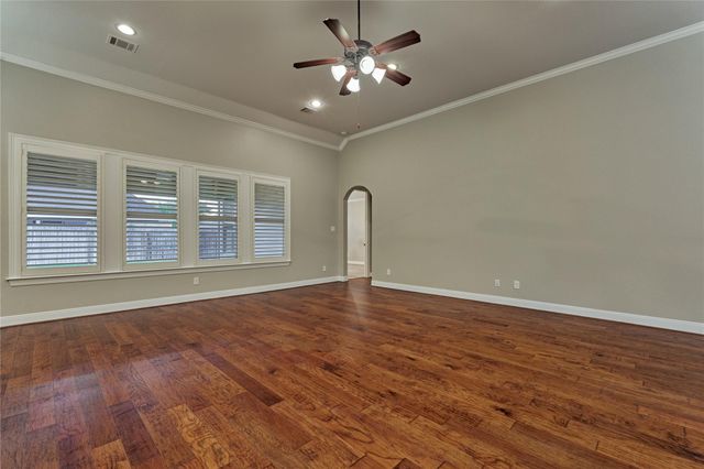 650 Edgewood Drive, Montgomery, TX 77356