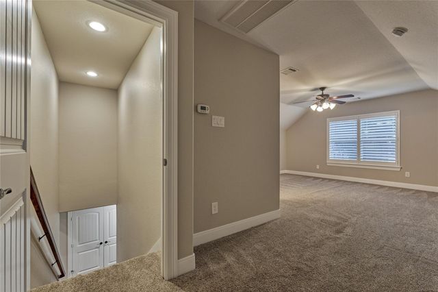 650 Edgewood Drive, Montgomery, TX 77356