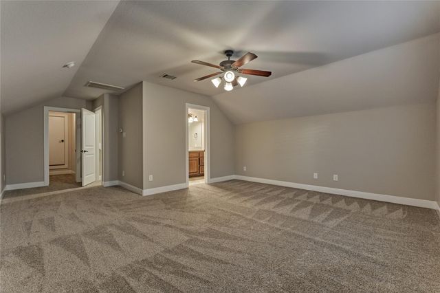 650 Edgewood Drive, Montgomery, TX 77356