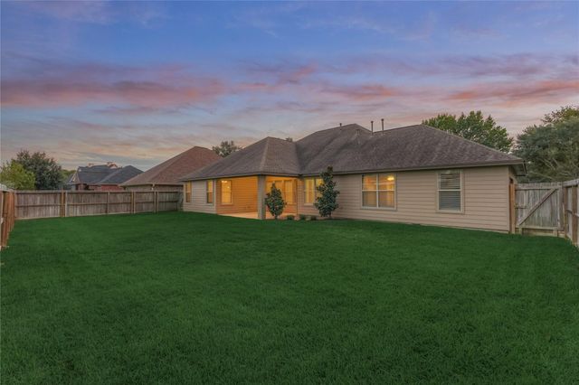 650 Edgewood Drive, Montgomery, TX 77356
