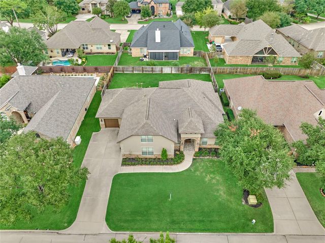650 Edgewood Drive, Montgomery, TX 77356
