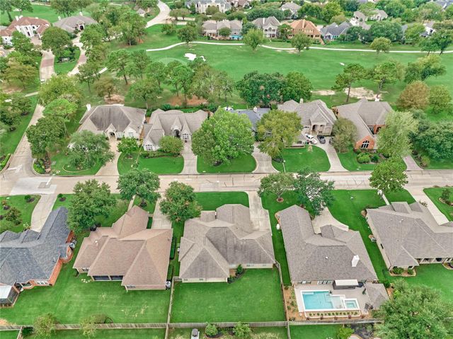 650 Edgewood Drive, Montgomery, TX 77356