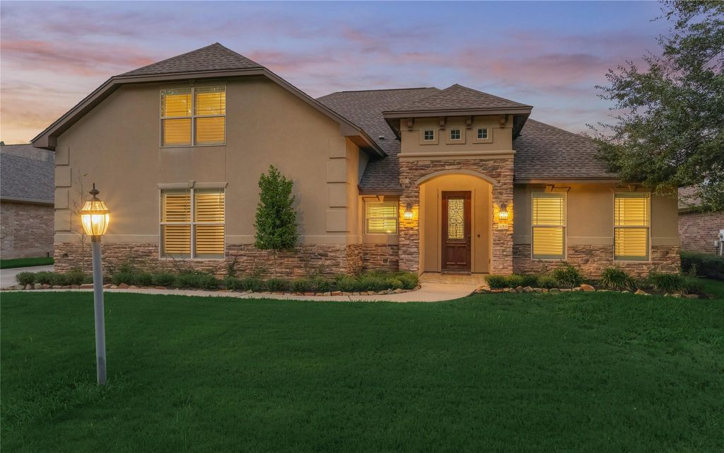 650 Edgewood Drive, Montgomery, TX 77356