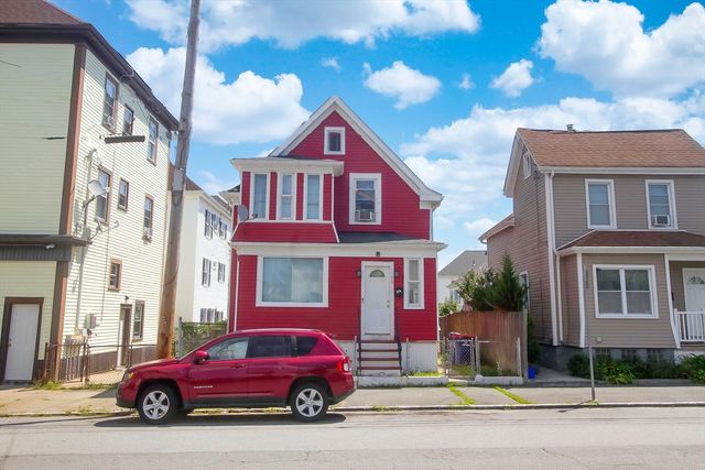 90 Hemlock St, New Bedford, MA 02740