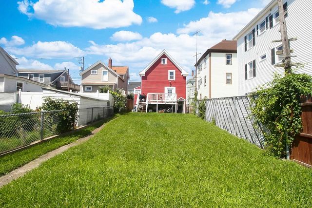90 Hemlock St, New Bedford, MA 02740