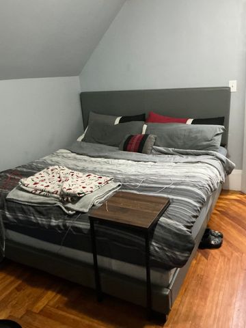 90 Hemlock St, New Bedford, MA 02740