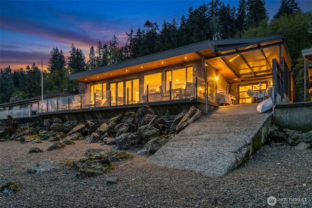 2963 Tillicum Beach Drive, Camano Island, WA 98282