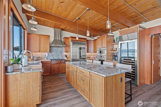 2963 Tillicum Beach Drive, Camano Island, WA 98282