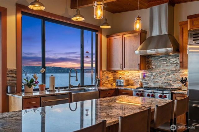 2963 Tillicum Beach Drive, Camano Island, WA 98282
