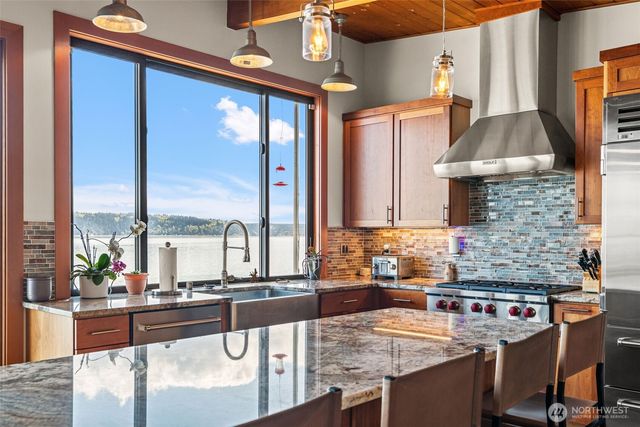 2963 Tillicum Beach Drive, Camano Island, WA 98282