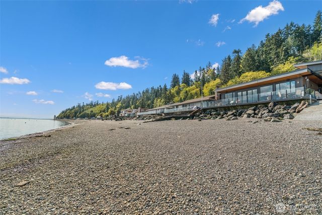 2963 Tillicum Beach Drive, Camano Island, WA 98282