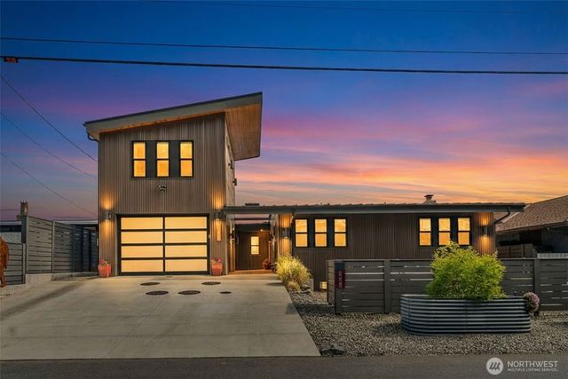 2963 Tillicum Beach Drive, Camano Island, WA 98282