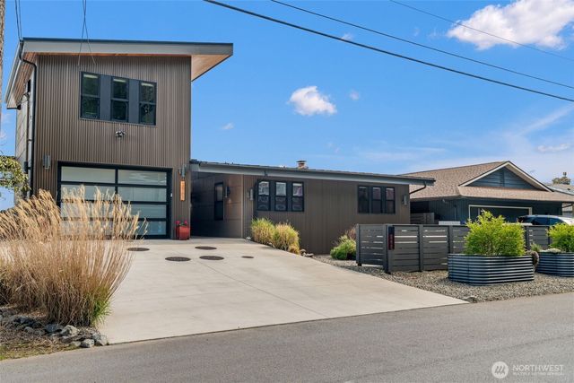 2963 Tillicum Beach Drive, Camano Island, WA 98282