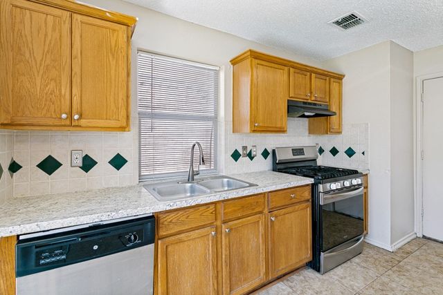 4721 Palm Ridge Drive, Fort Worth, TX 76133