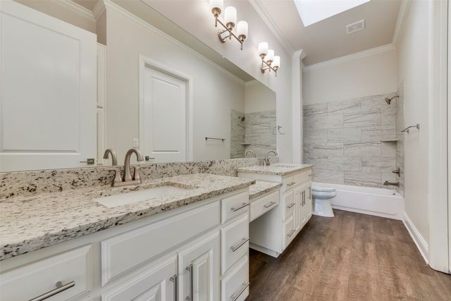8841 Creek Run Road 403, Fort Worth, TX 76120