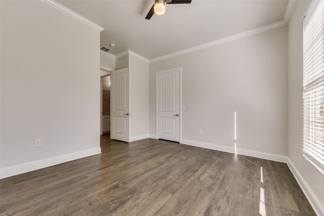 8841 Creek Run Road 403, Fort Worth, TX 76120