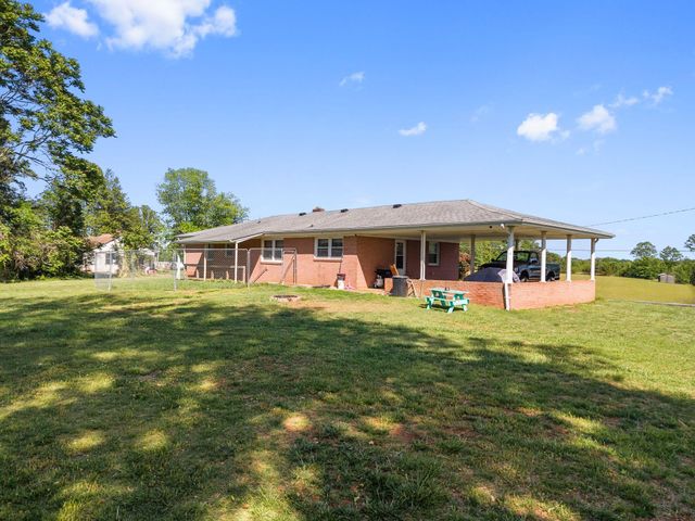 1970 Crestridge RD, Bassett, VA 24055