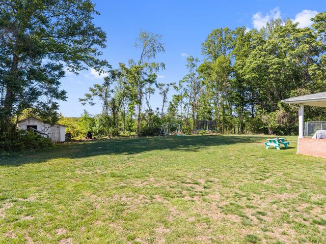 1970 Crestridge RD, Bassett, VA 24055